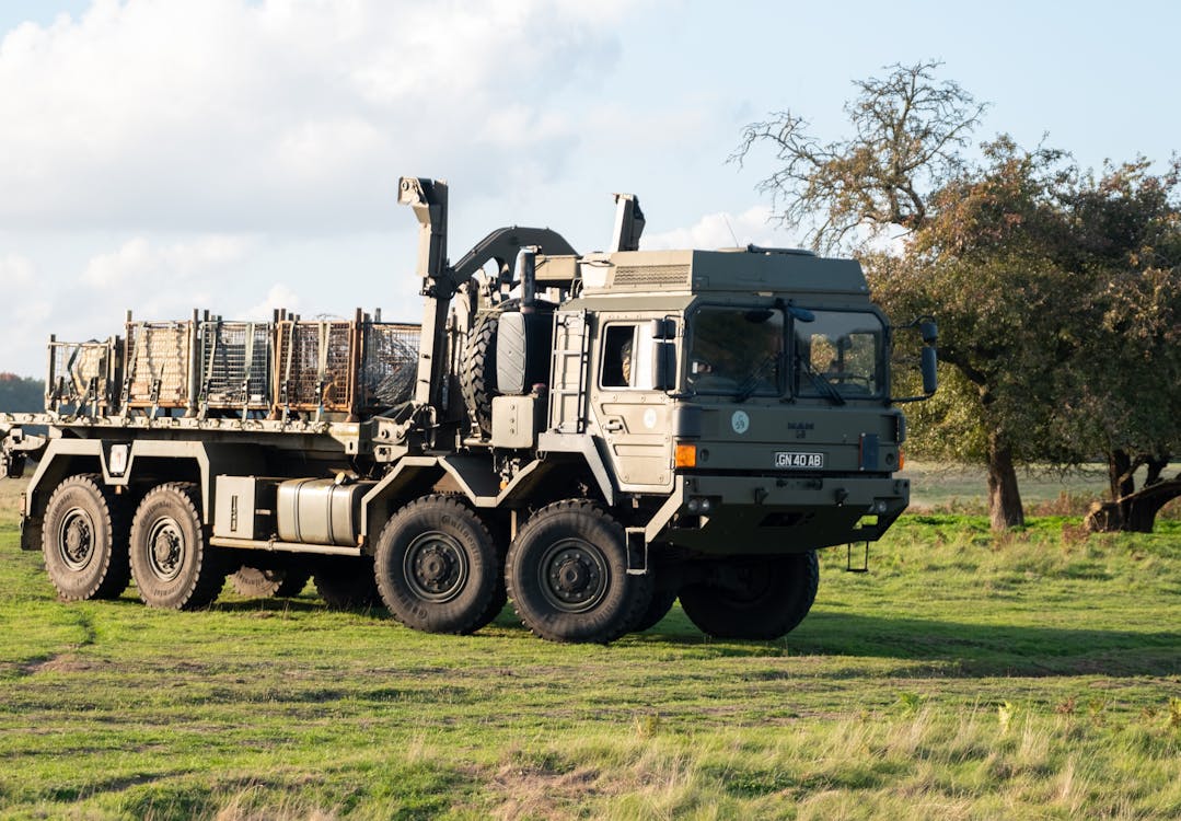 Preparing to Move a Large Spaded Tree